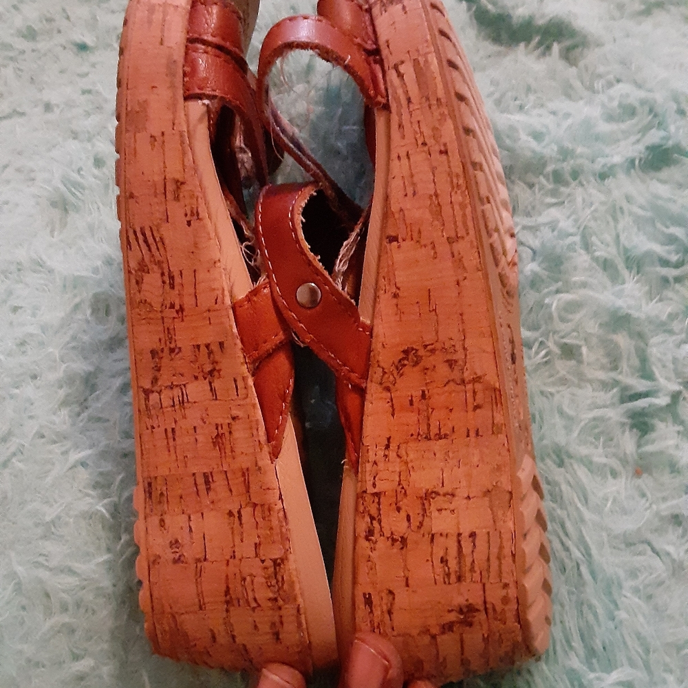 ♥️Crocs women’s sandals♥️ - Picture 2 of 5